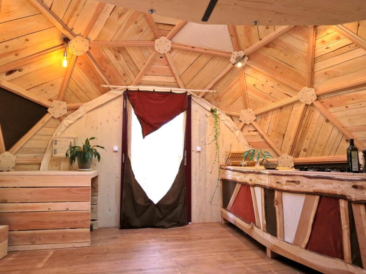 Habitat Createur - Hebergements Insolites Au Camping Municipal "Les Ecureuils" Recoubeau-Jansac Buitenkant foto