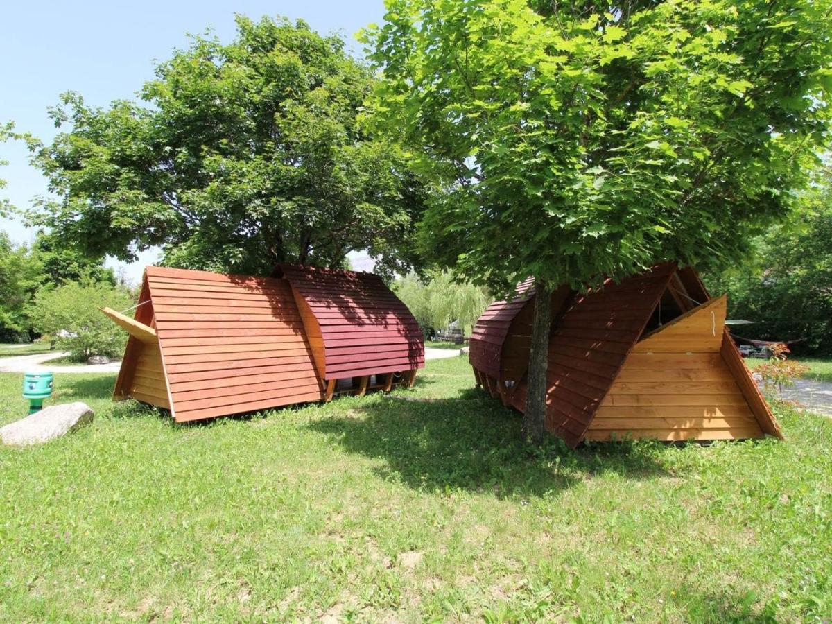Habitat Createur - Hebergements Insolites Au Camping Municipal "Les Ecureuils" Recoubeau-Jansac Buitenkant foto