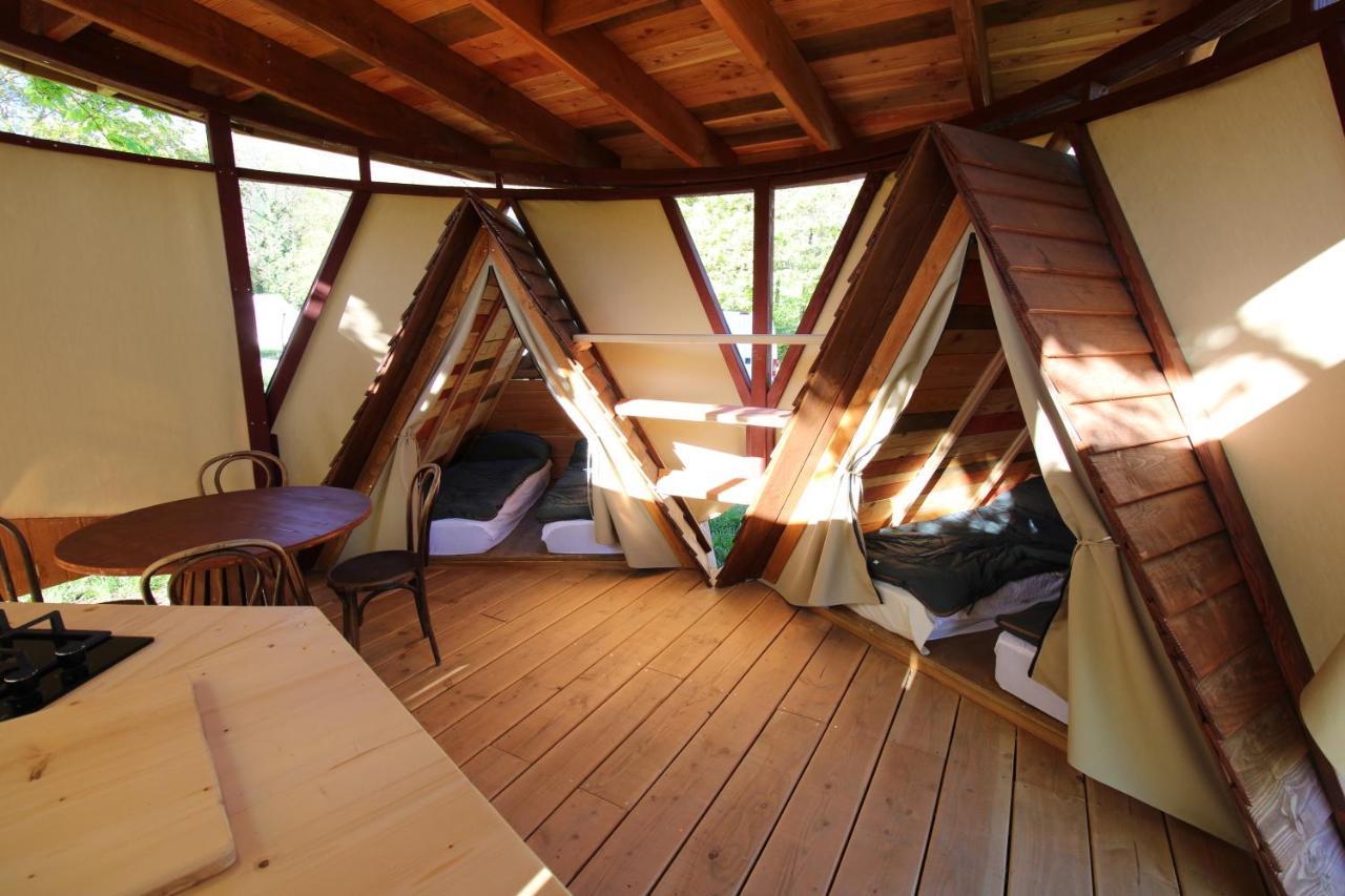 Habitat Createur - Hebergements Insolites Au Camping Municipal "Les Ecureuils" Recoubeau-Jansac Buitenkant foto