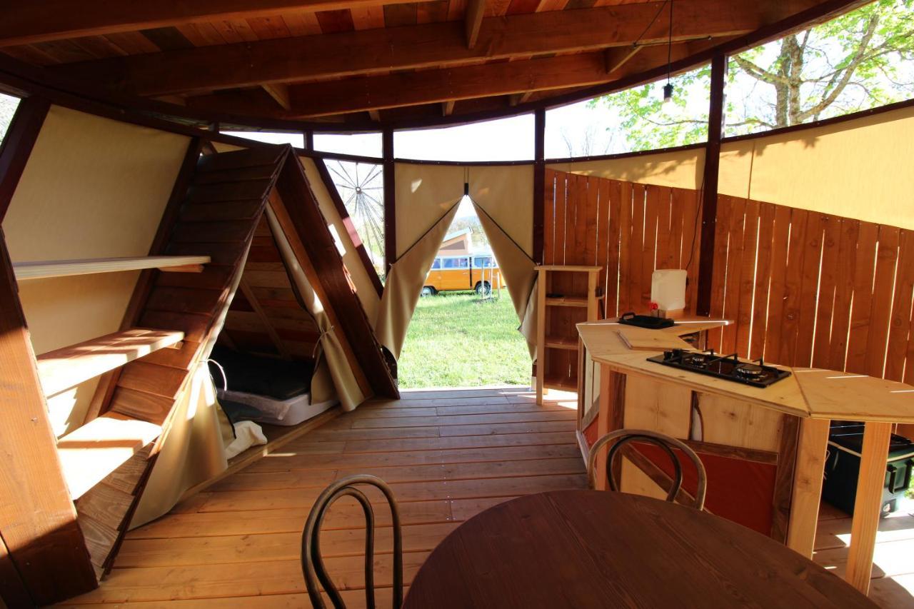 Habitat Createur - Hebergements Insolites Au Camping Municipal "Les Ecureuils" Recoubeau-Jansac Buitenkant foto