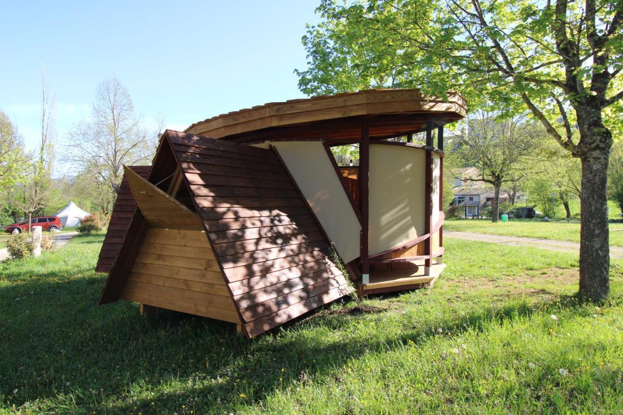 Habitat Createur - Hebergements Insolites Au Camping Municipal "Les Ecureuils" Recoubeau-Jansac Buitenkant foto