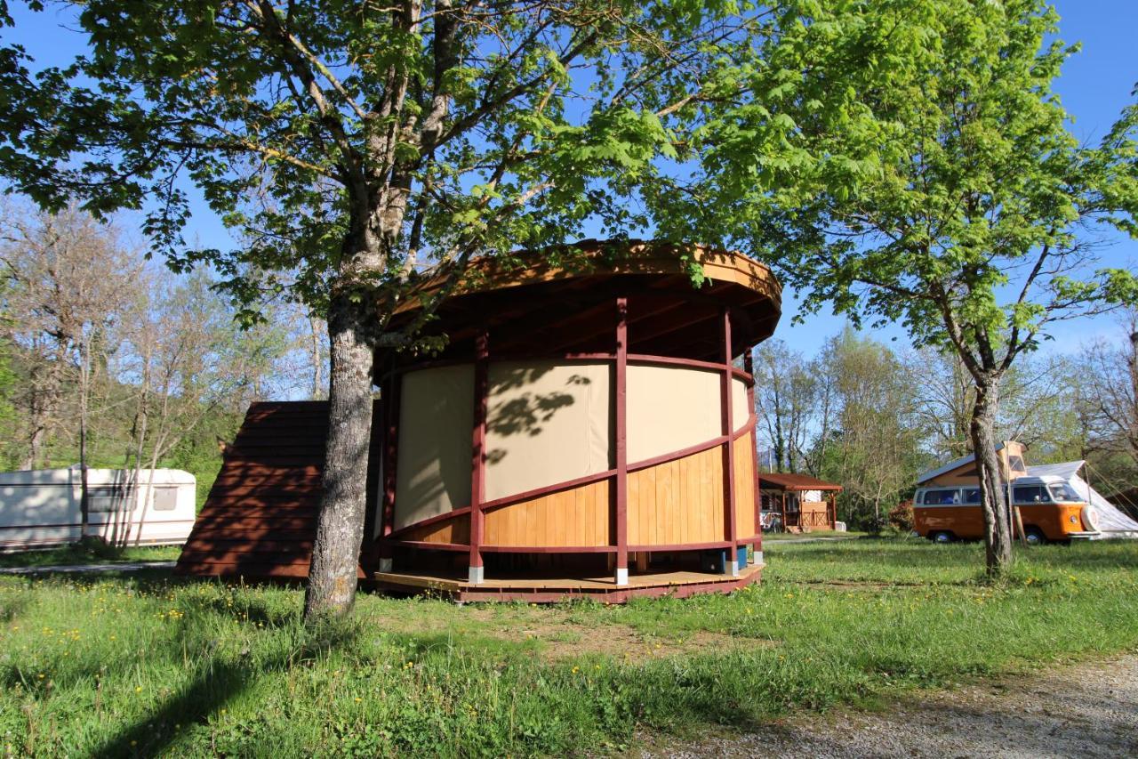 Habitat Createur - Hebergements Insolites Au Camping Municipal "Les Ecureuils" Recoubeau-Jansac Buitenkant foto