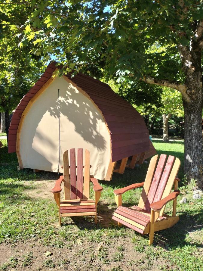 Habitat Createur - Hebergements Insolites Au Camping Municipal "Les Ecureuils" Recoubeau-Jansac Buitenkant foto